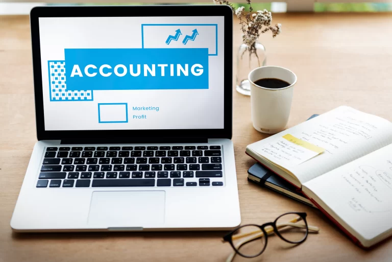 Laptop displaying accounting dashboard representing affordable offshore accounting and bookkeeping services that help businesses reduce costs